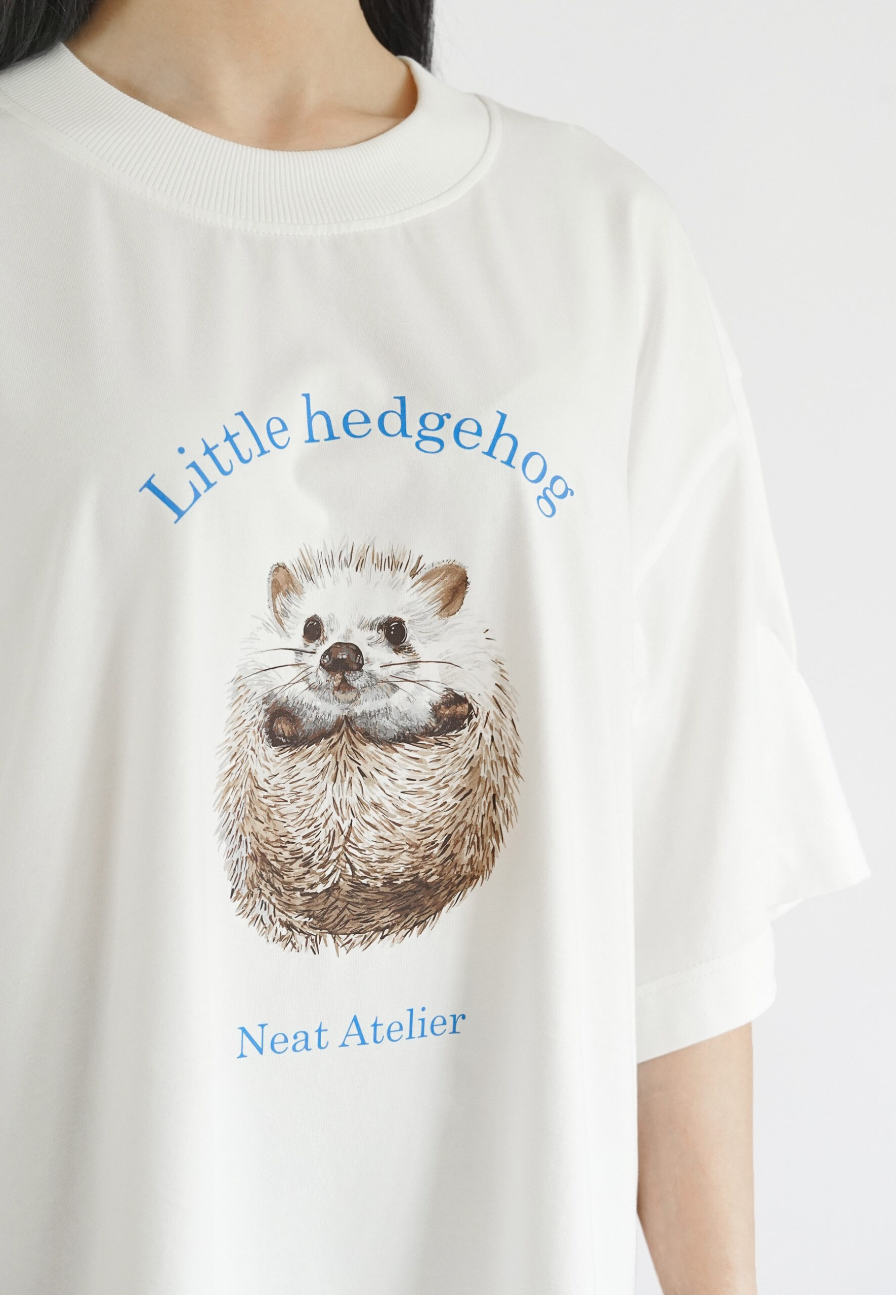 Beige Organic Cotton T-shirt with Cute Hedgehog Print by Neat Atelier detail