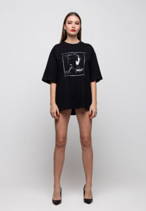 Oversized black t-shirt with a minimalist woman silhouette print by Neat Atelier